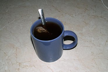 Moja poranna herbata na Warsztatach :P #herbata #kupel #picie #napój #łyżka #łyżeczka