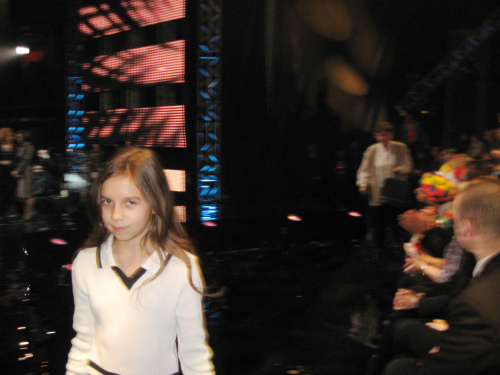 Zosia Tucholska, najmłodsza wolontariuszka, po odebraniu nagrody z rąk Pierwszej Damy - Wielka Gala Wolontariatu 2008