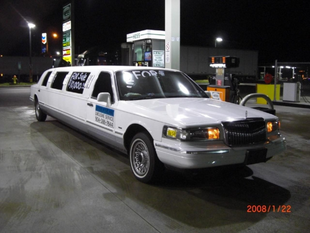 Lincoln Town Car Limo