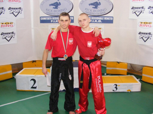 Piotr Bąkowski (z prawej) oraz Rafał Karcz - Reprezentanci Polski w kat. 57 kg semi contact