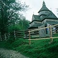 Worochta - XVIII wieczna zabytkowa cerkiew Narodzenia Maryi Panny przeniesiona w 1780r z miejscowości Jabłonica.