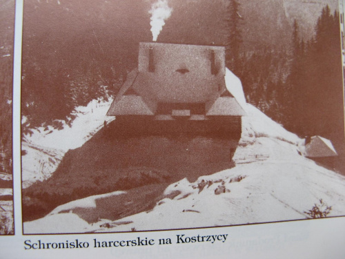 Do wspomnieniowej książki Tadeusza Petrowicza "Zaczęło się w Czarnochorze" dołączone zostało wspomnienie warszawskiej harcerki Haliny Iwaszkiewiczówny, uczestniczki uroczystości związanych z otwarciem schroniska.