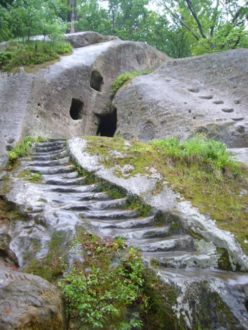 Klasztor,wykuty w skale, niedaleko miasta Stryj!!!