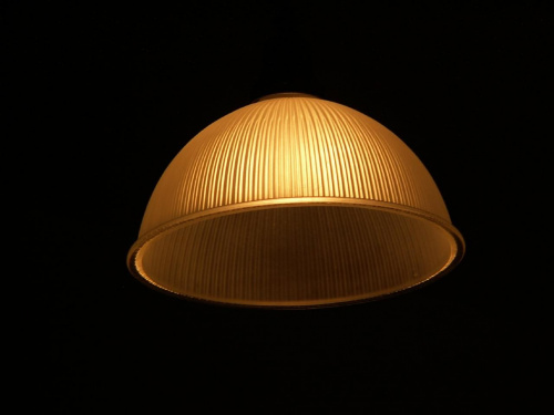 Warsztatowa lampa #lampa #światło #oświetlenie