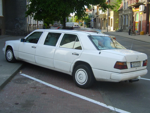 W124 E Limousine xD