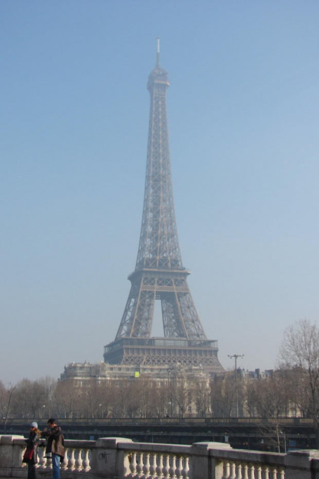 Paryż #Paryż #mosty #bulwary #Sekwana #hotel #WieżaEiffla #plac #metro #bagaż #ulica