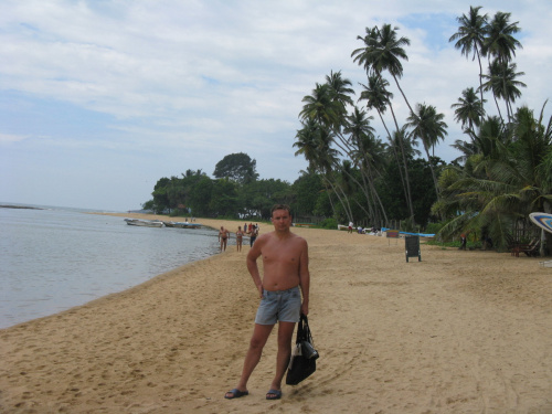 Zwężenie plaży. #SriLanka #tropik #równik #azja #wakacje #palma #plaża #ocean #OceanIndyjski #beruwela #riverina