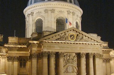 Paryż nocą #Paryż #noc #pola #ulica #Sekwana #sklepy #ludzie #woda #światło