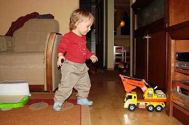 Maja z koparką #majka #koparka