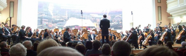 Orkiestra symfoniczna przed wykonaniem VII Symfonii Schuberta