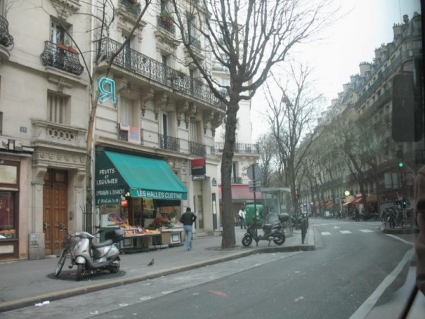 ulice Montmartre #MoulinRouge #CmentarzMontmartre