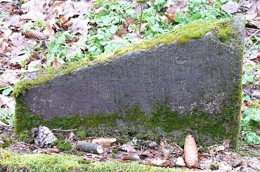 Biała Piska - zniszczona mogiła wojenna #BiałaPiska #MogiłaWojenna