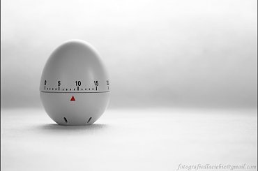 Odliczając do Świąt ... #Wielkanoc #Święta #jajko #czasomierz #biel #eksperymenty #kartki
