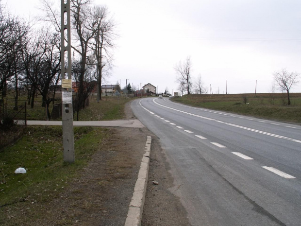 Wyjście z domu i czekanie na przystanku na BUSa :]