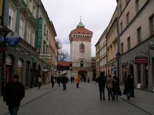 Brama Floriańska i w kierunku rynku ulicą Floriańską ;)