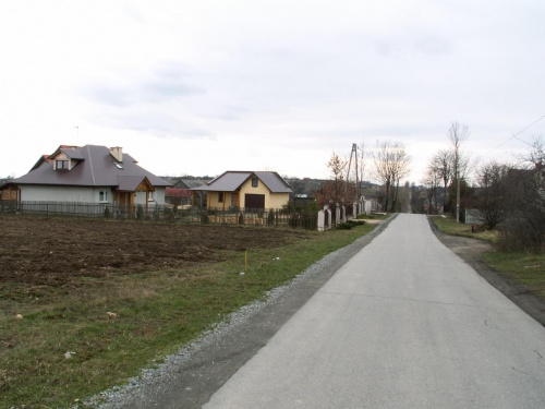 Wyjście z domu i czekanie na przystanku na BUSa :]