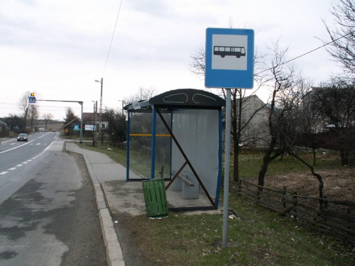 Wyjście z domu i czekanie na przystanku na BUSa :]