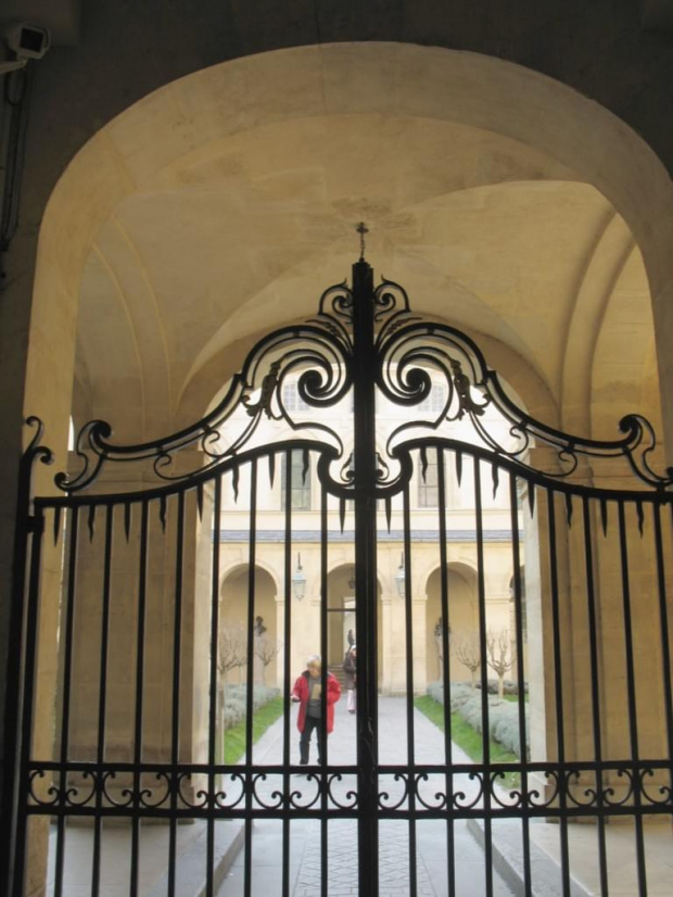 Paryż Liceum im. Henryka IV - dziedziniec #Paryż #uniwersytet #Sorbona #Sekwana #zwiedzanie #podróż #kosciół #dom #ulica #Panteon #LiceumHenrykaIV #dziedziniec