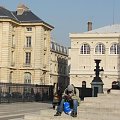 Paryż Panteon, nauka w każdym miejscu wchodzi w głowę #Paryż #uniwersytet #Sorbona #Sekwana #zwiedzanie #podróż #kosciół #dom #ulica #Panteon #LiceumHenrykaIV #dziedziniec