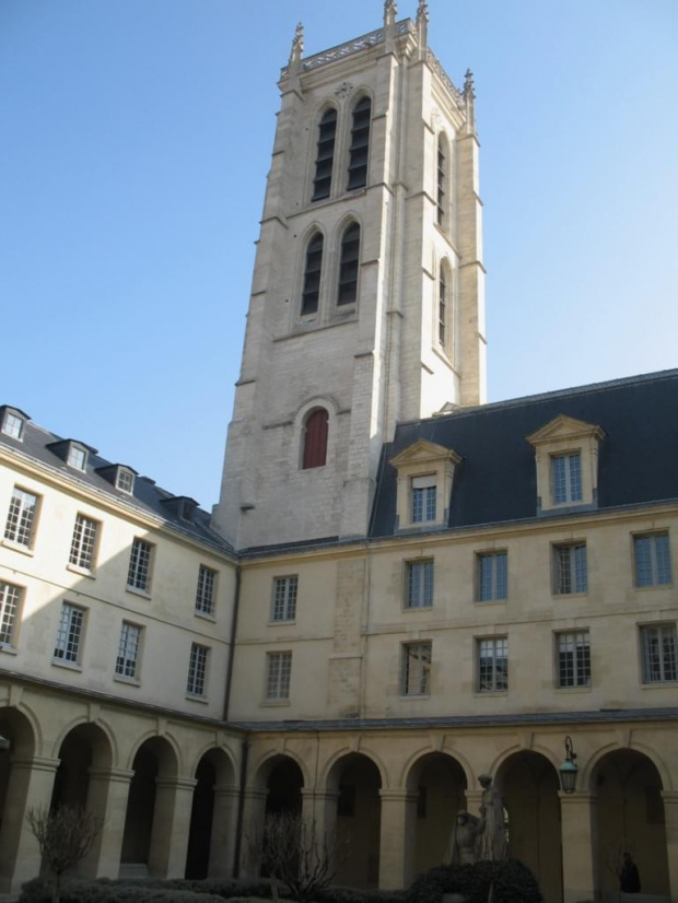 Paryż Liceum im. Henryka IV - dziedziniec z wieżą, po lekcjach za karę tam się zostaje :-( #Paryż #uniwersytet #Sorbona #Sekwana #zwiedzanie #podróż #kosciół #dom #ulica #Panteon #LiceumHenrykaIV #dziedziniec