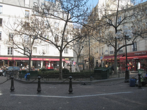 Paryż plac z fontanną w dzielnicy Luxemburg #Paryż #Meczet #Sekwana #zwiedzanie #Sorbona #kawiarnie