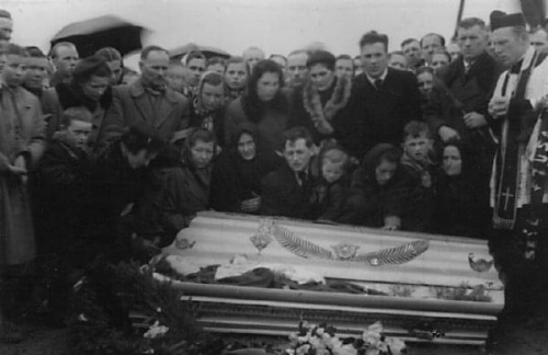 Na pogrzebie stryjenki na nowszym cmentarzu w Połańcu. #rodzinne
