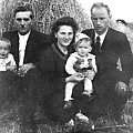 Z mamą Ewą, ojcem Leopoldem i dziadkiem Michałem Bednarskim w Brzozowej k/Połańca #rodzinne