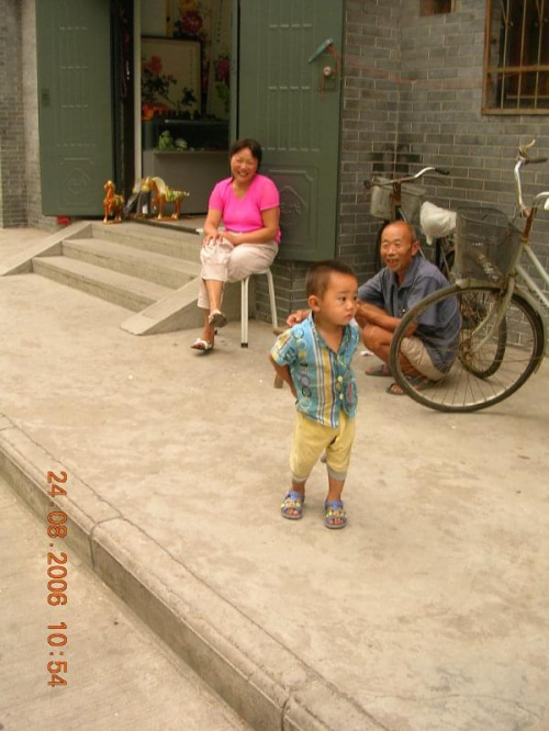 Chińska rodzina-życie toczy się na ulicy