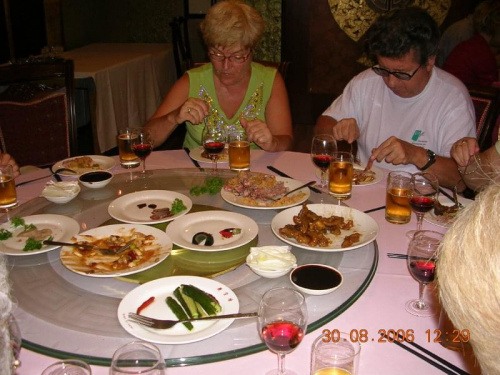 Pożegnalna kolacja ze słynną kaczką
po pekińsku,nie wszystkie restauracje mają prawo ją podawać!
