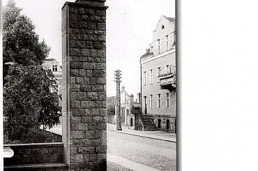 Johannisburg - Pisz - pomnik przy kościele #Johannisburg #Pisz