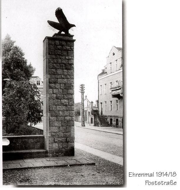 Johannisburg - Pisz - pomnik przy kościele #Johannisburg #Pisz