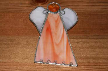 Anioł zaprojektowany przez panią Monikę, zrobiony przeze mnie, tylko włosy były wcześniej zrobione przez kogo innego ;) #witraż #anioł #aniołek #szkło #cyna #drut
