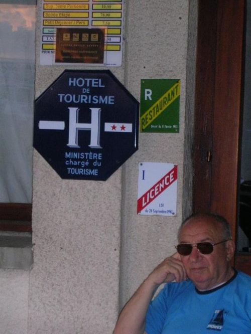 Uroczy hotelik we Francji