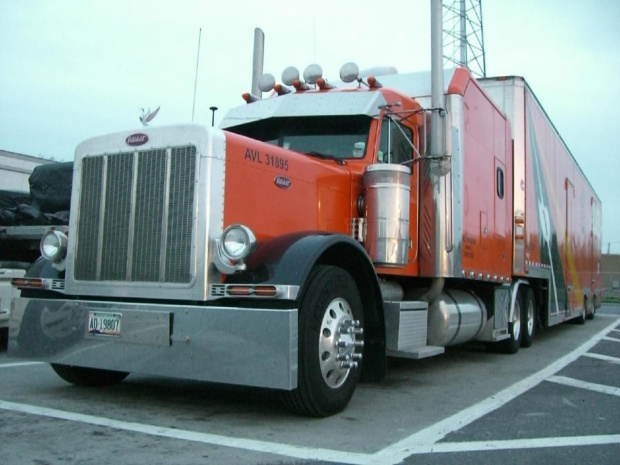 Peterbilt 379