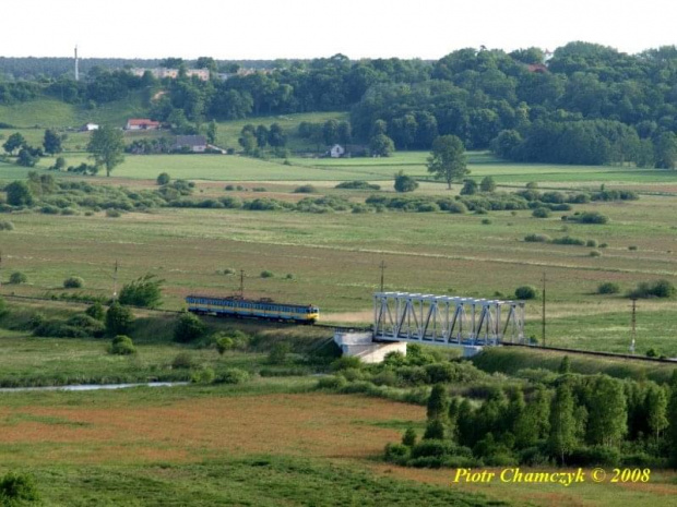 Most na Noteci w Dziembówku #kolej #PKP #EN57 #most #rzeka #Noteć #wiosna
