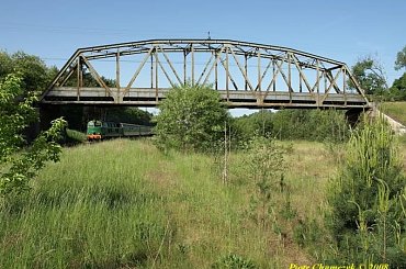 Su45-241 z poc. posp. 82102 Szczecin Główny - Lublin mija wiadukt linii Piła Głowna - Ustka tuż przed przejazdem Pirata. 31,05,2008 #kolej #PKP #wiadukt #Otbahn #wiosna #SU45