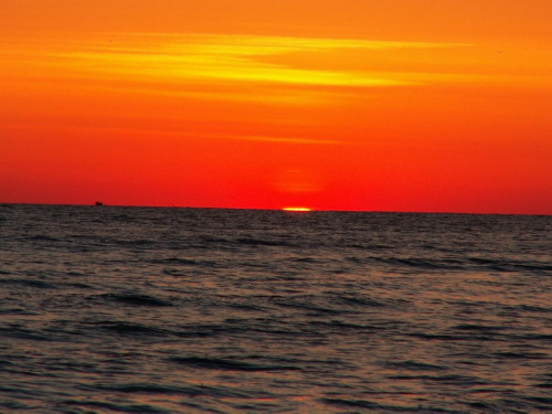 Pustkowo - wschód słońca. Resztę zdjęc z pobytu wrzucę jak wrócę znad morza, tu mam słaby net ;) #morze #wschód #WschódSłońca