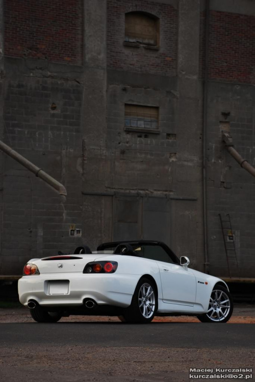 S2000