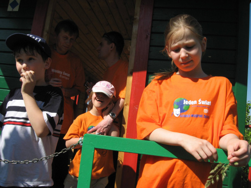 Wyprawa do Czarnej Białostockiej, przejażdżka kolejką wąskotorową, ognisko, gry, zabawy, konkursy- 06.06.2008
