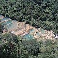 GWATEMALA-SEMUC CHAMPEY-wspaniałe wodospady tworzą naturalny most pod którym płynie rwąca rzeka.Niesamowite miejsce. (2005)