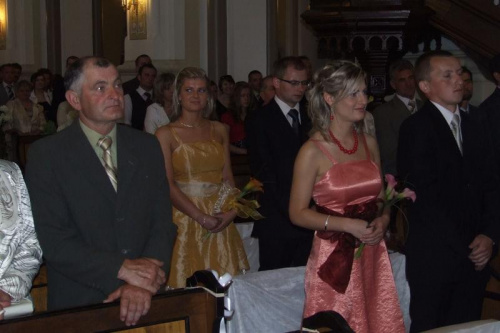 Ślub Jolanty Nalepy i Mirosława Pargieły w kościele Św. Marcina w Połańcu. Ojciec i siostry Joli. #ŚlubIWesele