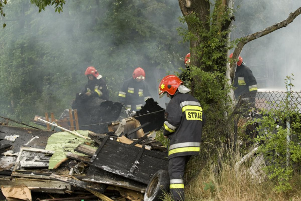 Jest takie miejsce w Poznaniu , a raczej było gdzie płoną baraki. Właśnie spłonął chyba ostatni...