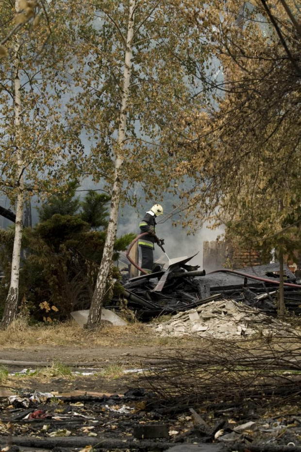 Jest takie miejsce w Poznaniu , a raczej było gdzie płoną baraki. Właśnie spłonął chyba ostatni...