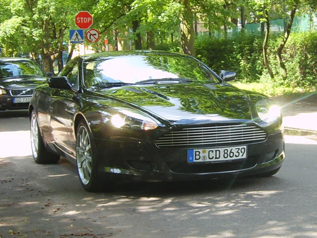 DB9