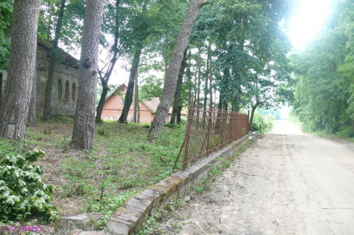 Imionek - dewastacja ogrodzenia cmentarnego #KaplicaWImionku #Imionek