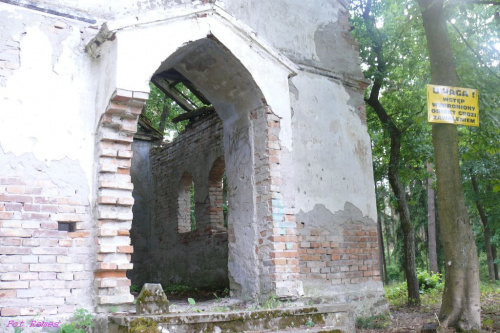 Kaplica na cmentarzu w Imionku #KaplicaWImionku #Imionek