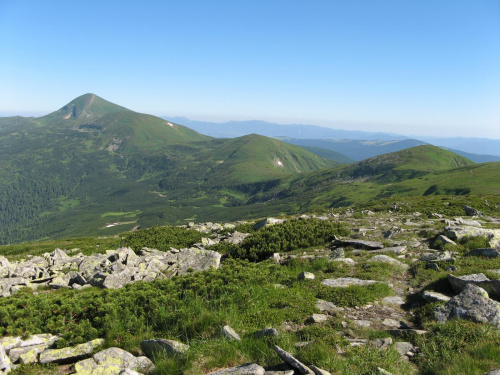 Dancerz /1850m/, Pożyżewska /1822m/, Breskuł /1912m/, Howerla /2058m/.