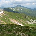 Widok ku Howerli /2058m/, najwyższemu szczytowi Czarnohory i wogóle, najwyższemu szczytowi ukraińskiemu.