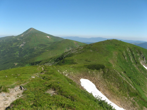 Pożyżewska, Breskuł, Howerla, w tle Gorgany.