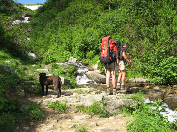 Przy potoku Munczel i jego wodospadach.